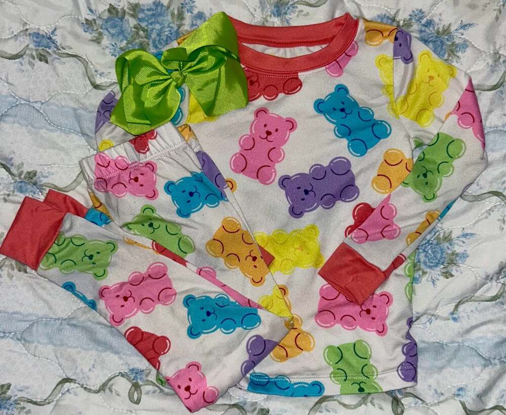 Way To Celebrate Valentine's Day Girls' Gummy Bear Pajama Set, Size 2T